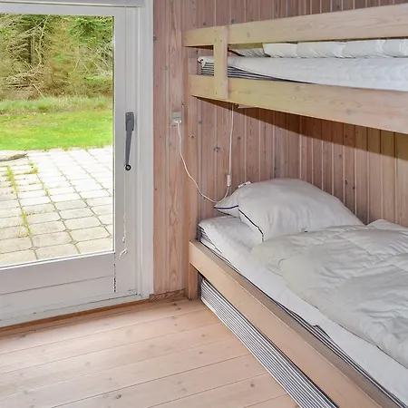 Three-bedroom Holiday In * Hals